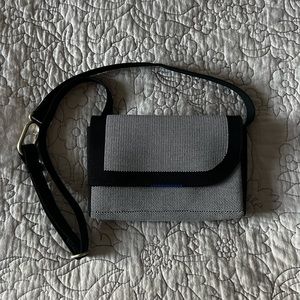 Rothy’s The Belt Bag - Gray Mist